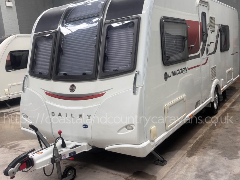 CRiS Reg 2017 Bailey Unicorn Cadiz Single Axle 4 Berth Twin Fixed Beds