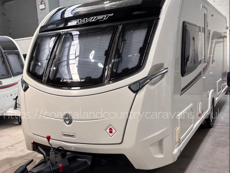 CRiS Reg 2017 Swift Elegance 580 Single Axle 4 Berth Fixed Transverse Island Bed